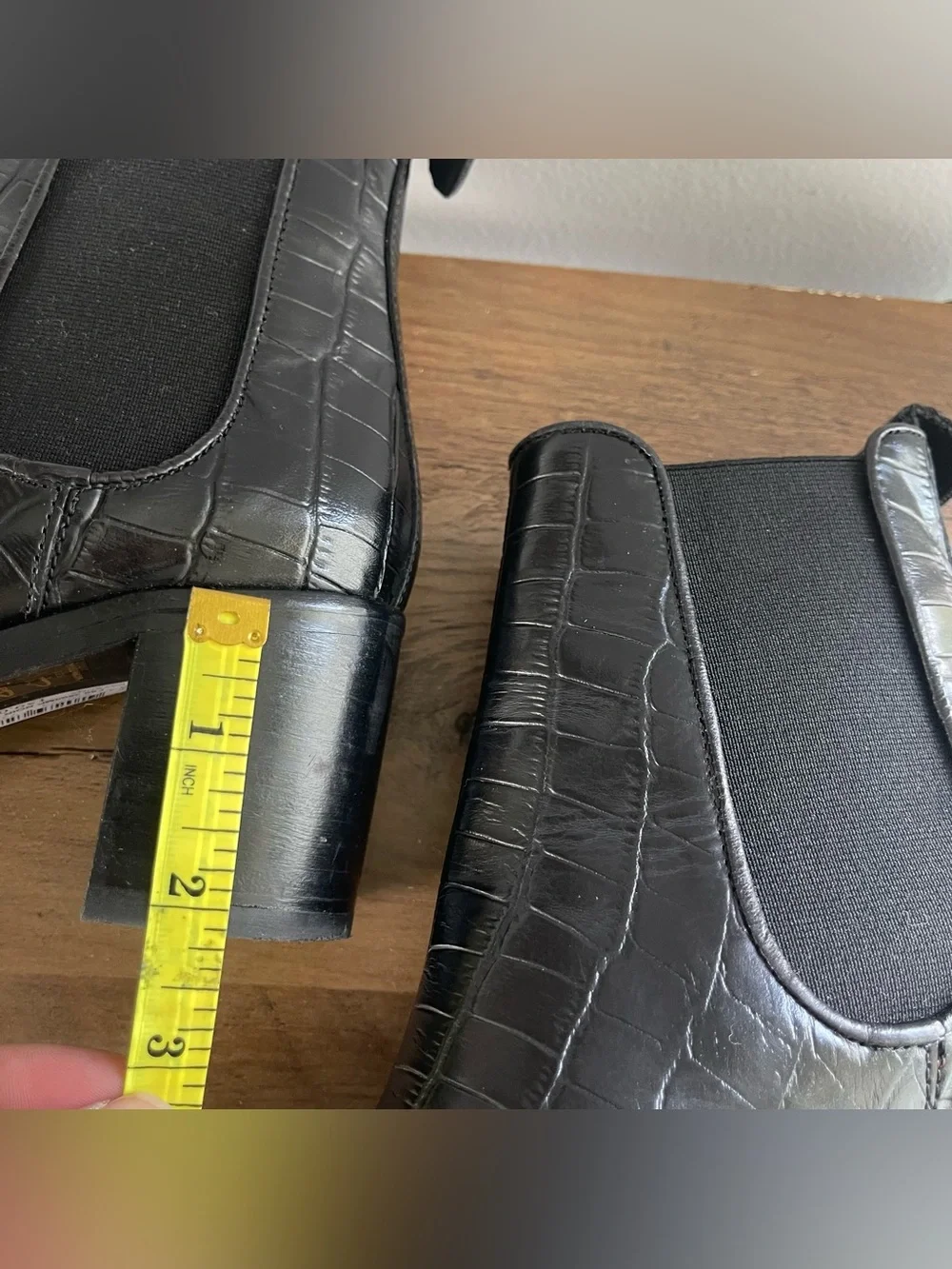 Minelli Black Croc-Embossed Chelsea Booties